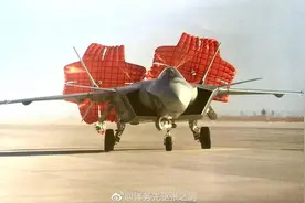台媒：因为用了两个阻力伞 歼20不如F16机动性高图片