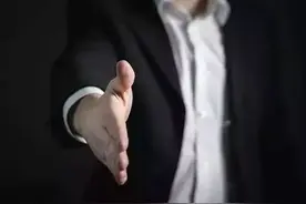 上下级的手，该怎么握？图片