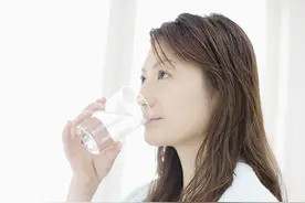 总被“老公”关照多喝水，医生却说“水中毒”抢救并不少见图片