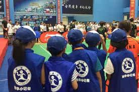 新华小记者对话国羽名将汪鑫图片
