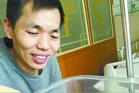 孪生兄弟同天结婚得子 妻子为同家医院护士兼闺蜜图片