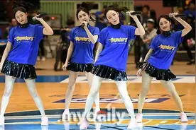 [MD PHOTO] 韩国女子组合sixbom任职业篮球比赛特别嘉宾图片