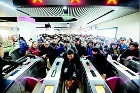 武汉地铁2号线今起提速扩能 候车时间缩短至1分44秒图片