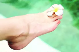 脚底长水泡的原因-脚底长水泡多久能好图片