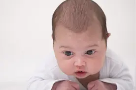 过早给宝宝用奶瓶可能导致宝宝不吃母乳图片