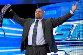 WWE高管HHH与文斯·麦克曼三年薪酬曝光！图片