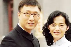 电视剧《潜伏》本为这两口子量身定做，因故辞演成就了孙红雷姚晨