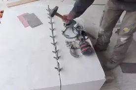 牛人演示古代没有机器的情况下，如何劈开10多吨重的石头视频封面