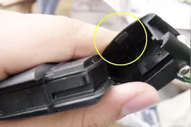 新买的汽车，钥匙上的这组编号很重要，钥匙丢了也不用怕视频封面