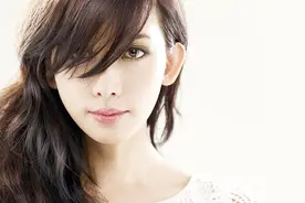 林志玲现身医院修脸，性感女神原来是这样保养出来的视频封面