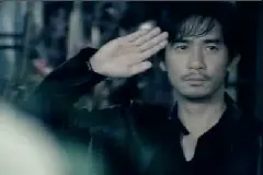 上司葬礼，梁朝伟用敬礼，几秒的表演，告诉了为何他能拿5次金像奖影帝视频封面