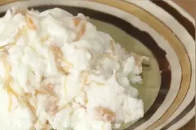 头晕头疼的人多吃这道菜，鸡蛋中加入它，不仅好吃，还补气血！视频封面