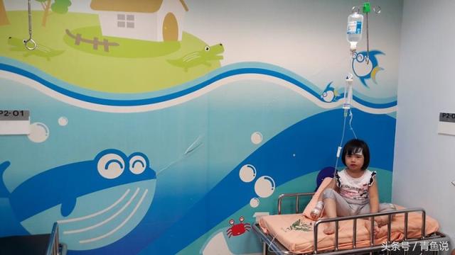 嘴唇内侧有小红点图片