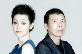 冯小刚前妻近况曝光：被抛弃后一直单身，徐帆不生孩子原因太痛心！
