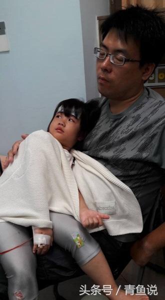 嘴唇内侧有小红点图片