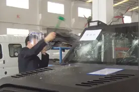 北汽这次造国内首台民用装甲车，重3吨，起售30万，你觉得有人买吗？视频封面