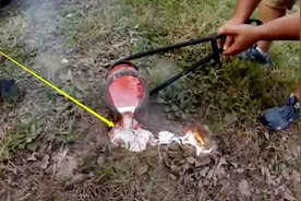 蚂蚁窝灌进滚烫铝水冷却后，竟有意想不到的收获，你怎么看？视频封面