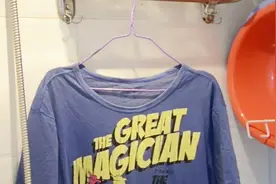 阴雨天衣服不干有馊味，家政阿姨教你这4招轻松去除，简直太实用