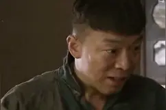 兄弟生病了，黄渤为了给兄弟抓药，直接跪在店主面前视频封面