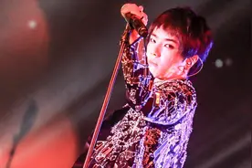 唱歌小知识 唱所有歌曲总是一个调怎么破？