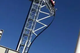 实拍 ：日本最恐怖的过山车，看视频就吓到腿软...图片