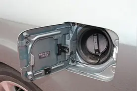 油耗猛增的原因：油箱没清洗？图片