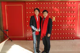 羽凡现身艾洛维股份上市敲钟现场  他也是投资人？！图片
