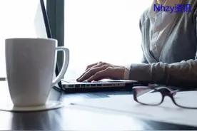 整天坐在电脑前的你，别忘做这八件事图片