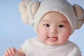 宝宝老是吐舌头，这样子好么？图片