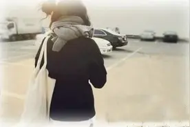 美女教师遭遇学生家长的疯狂示爱图片