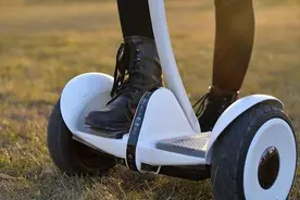 平衡车事故频发，小米独轮九号平衡车还能再爱吗？图片