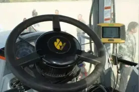 有了农机导航从此再不用掌握方向盘了图片