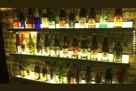 终于踅摸到一家能看球能喝酒还有美食的小酒馆图片