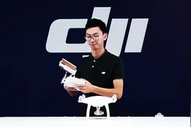 Phantom 4 教学视频–飞行前准备（3）启动图片