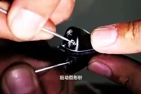 雨刷器喷头保养小窍门  99%的车主不知道图片