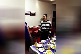 酒桌上唱民歌这一男一女唱的太有才了图片