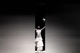 许巍演唱的新歌《生活不止眼前的苟且》，差点把我听哭了图片