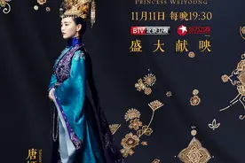 年度巨制《锦绣未央》今晚开播 唐嫣罗晋献唱片尾曲图片