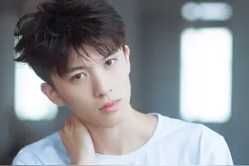 烟台赵英博《快乐男声》走红 颜值高神似吴磊图片