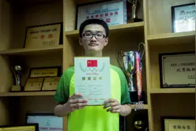2017年贵阳中考“最强王者”将领跑迷你马拉松图片
