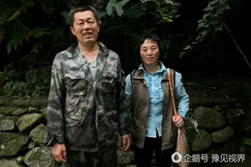 信阳夫妻深山挖药材 日赚数百元险丧命图片