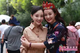 电视剧《读心》杀青 陈依莎李小璐母女爆笑开撕图片