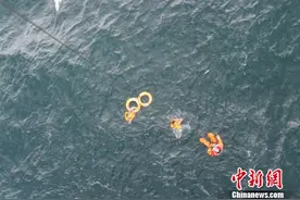 货船惠州海域沉没 台风中粤港协力救出12名落水者图片