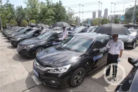 重庆首批500辆本土网约专车杀入市场 价格直逼快车图片