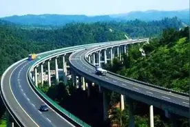 巴万高速、凤凰山隧道西延线、达川区一号干道、金南大道石家湾桥梁……这些重点项目的最新情况都在这儿！图片