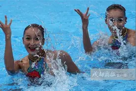 蒋文文蒋婷婷再摘世锦赛花游银牌 以微弱差距落后俄罗斯图片