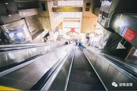 重庆一地铁站惊呆网友，建在地下60米！图片