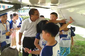 探寻航空变迁，开启飞天之梦——新华小记者走进长沙航空职业技术学院图片