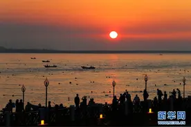 热浪来袭 看港澳台民众如何消夏纳凉图片