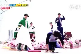 湿水毛巾到底有多重？韩国跑男这一段真是笑到肚子痛图片